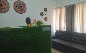 Riverbank Guesthouse With Restaurant & Self Cooking Facility